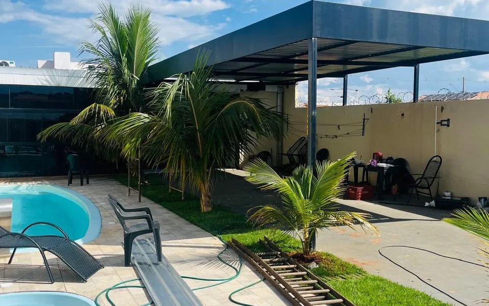 Cobertura metálica para área gourmet